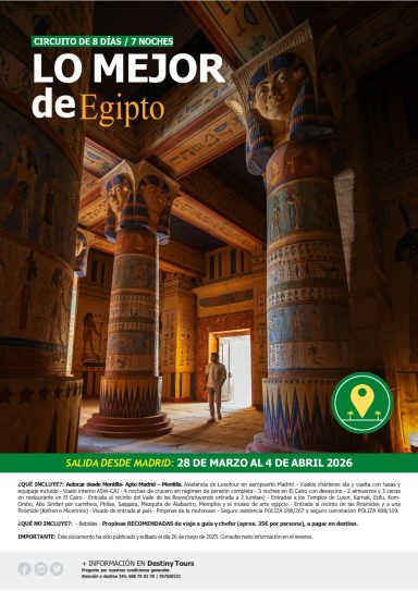 Interior colorido de un templo en Egipto, con columnas decoradas y luz natural.